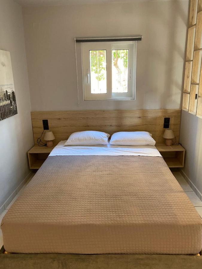 Downtown Corner Apartment Kalamata Ngoại thất bức ảnh